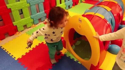 歡樂尋蛋記 兒童樂園里的玩具蛋探險